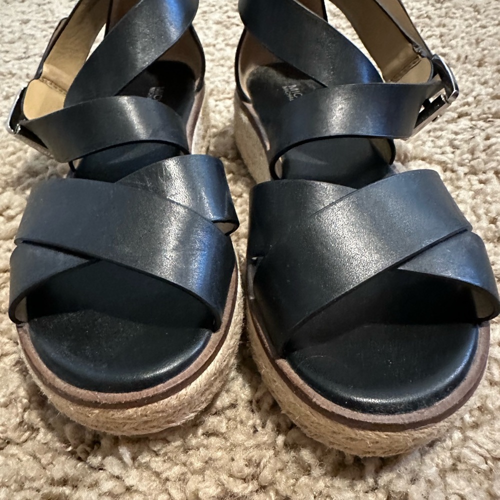 MICHAEL Michael Kors Black Platform Sandals. Size 6